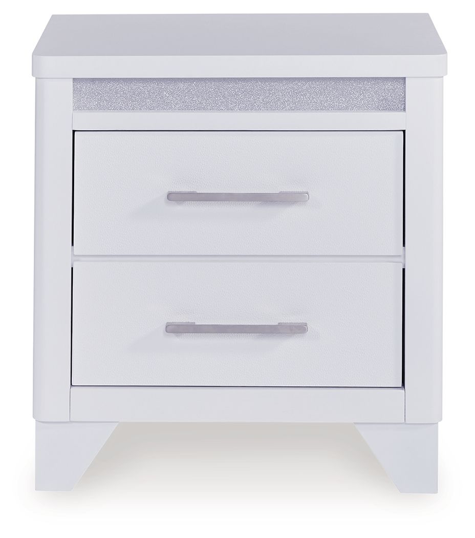 Deux Tables de Chevet Blanches au fini blanc épuré et aux accents de paillettes incrustées créent une atmosphère sophistiquée.