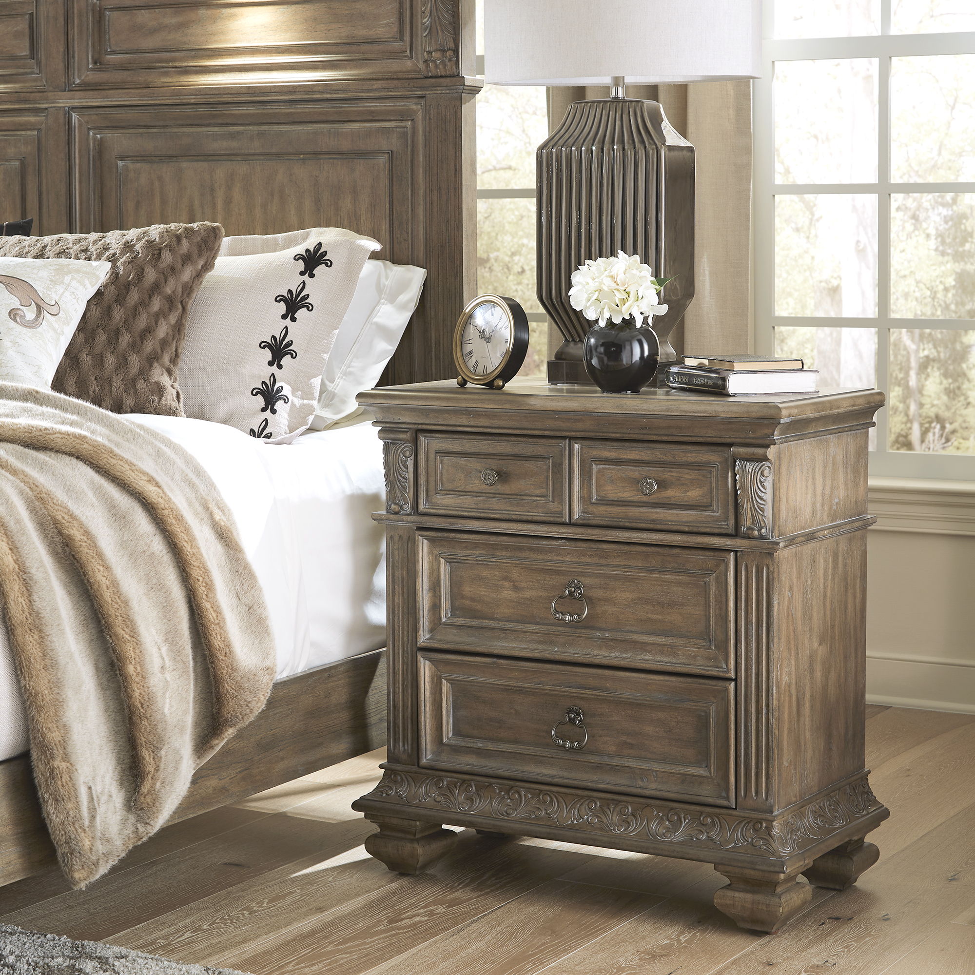 Bedside Chest With Medium Brown product Features Full Extension Metal Side Guides (45mm) French and English