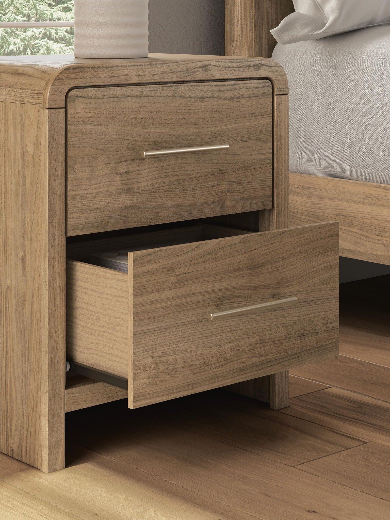 Deux tables de chevet de couleur marron naturel, dimensions intérieures supplémentaires (2) : 0 Caractéristiques du produit Fabriquées avec un matériau conçu