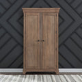 Armoire beige, caractéristiques du produit : quincaillerie bouton en laiton, glissières latérales métalliques (45 mm), façade cannelée