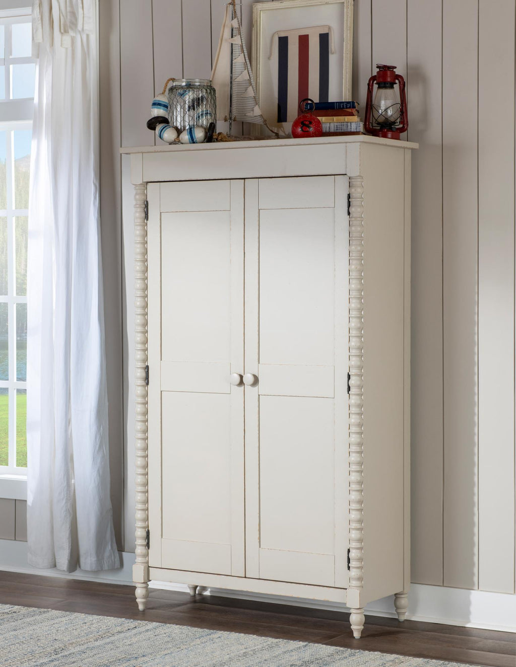 Armoire : où le charme décontracté rencontre l'artisanat intemporel