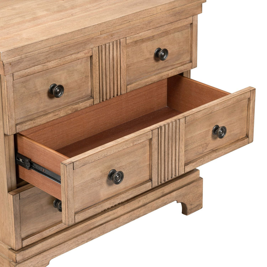Table de chevet avec tiroirs Caractéristiques du produit Beige Bouton en laiton Glissières métalliques latérales (45 mm) Feutre de qualité supérieure